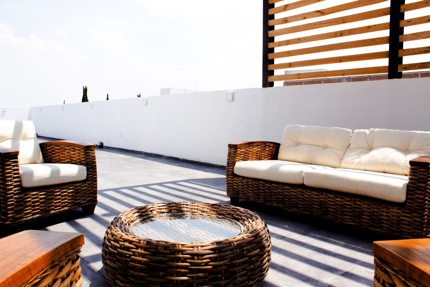 Dachterrasse mit Sitzgruppe in der Sonne