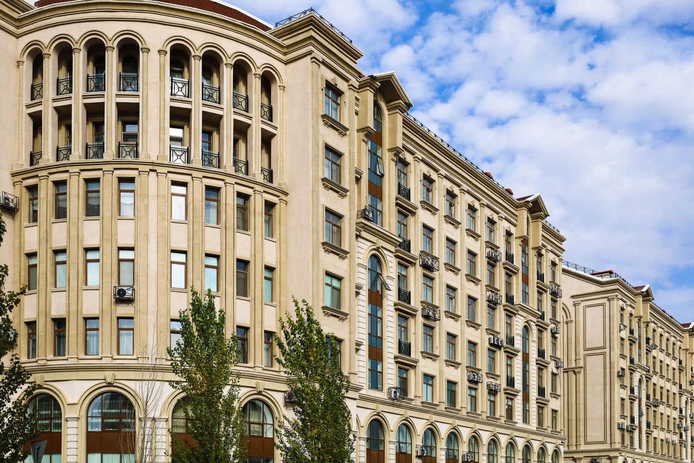 Wohnhaus mit gerundeter Fassade in Wien Döbling